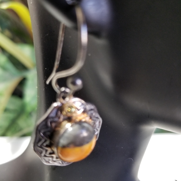 RAVISHING EARRINGS NWOT - Picture 3 of 7